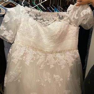 5x Wedding Dress worn once & we’re still married!